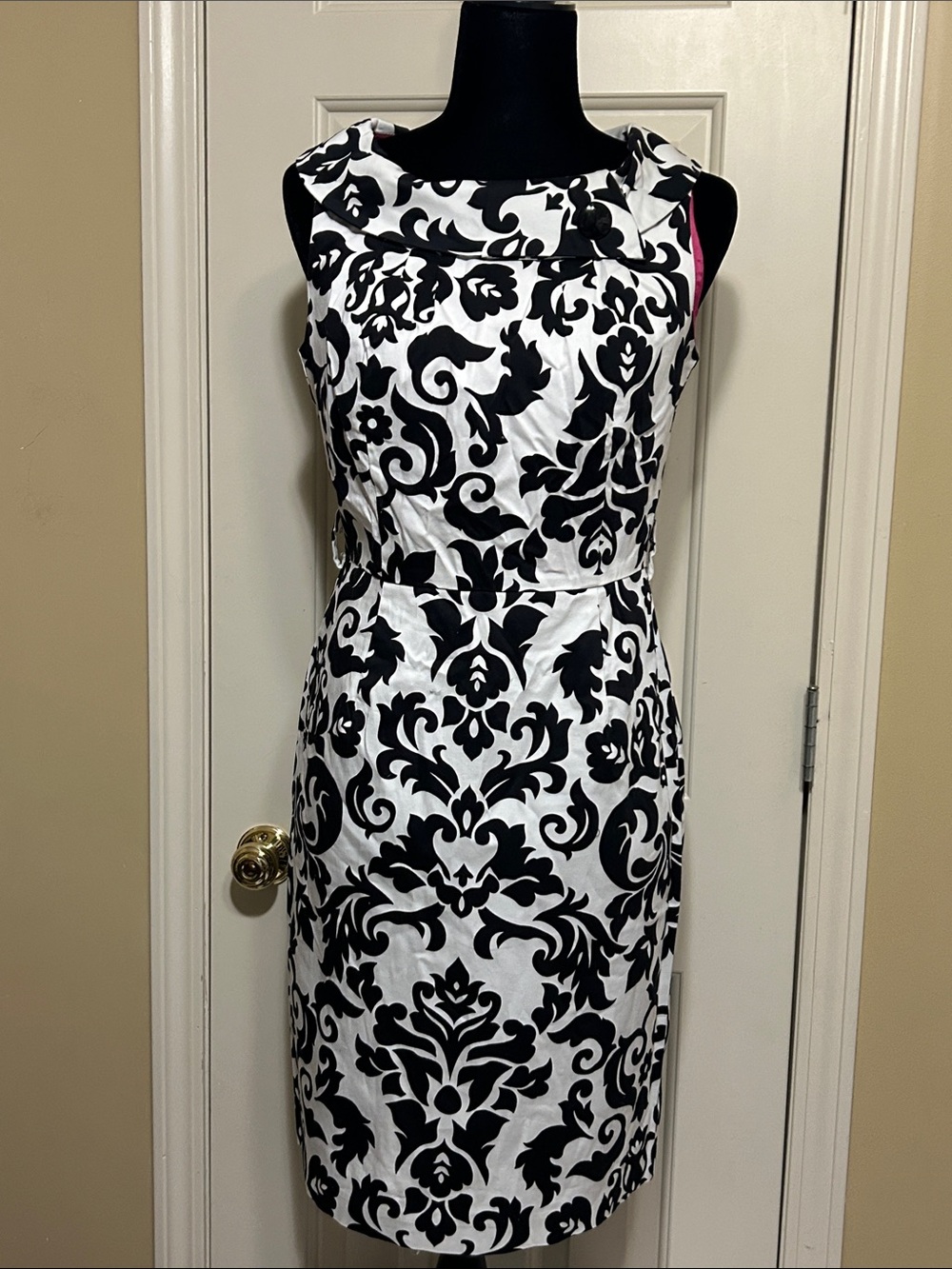 Black & White Damask Midi Sheath Dress by R & K originals-Size 6